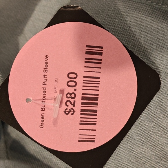 NWT puffy sleeve shirt - Picture 6 of 6